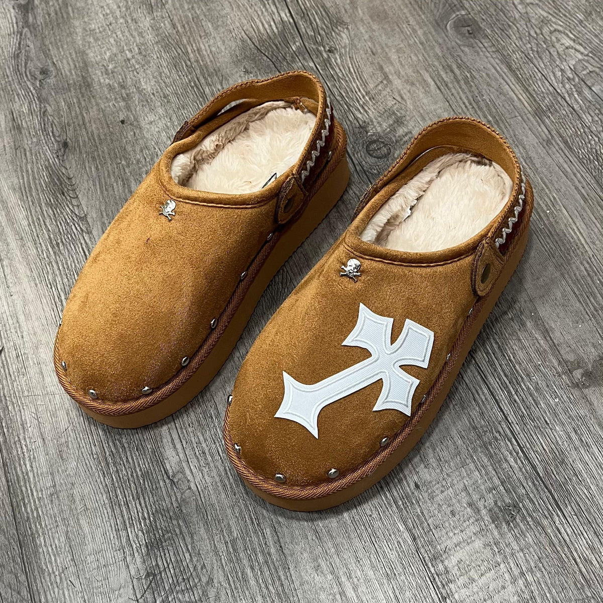 Cross Walkers Clogs